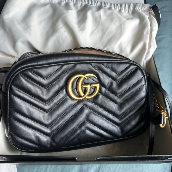 GG Marmont Small shoulder bag - Picture 1 of 4
